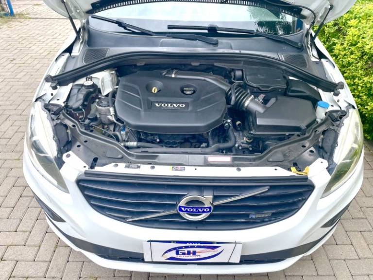 VOLVO - V60 - 2014/2014 - Branca - R$ 79.900,00