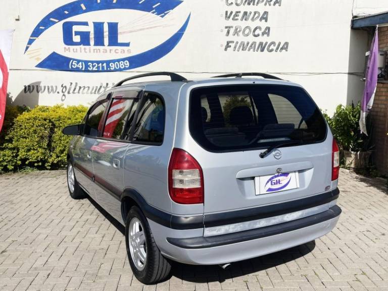CHEVROLET - ZAFIRA - 2001/2001 - Prata - R$ 23.900,00