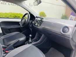 VOLKSWAGEN - UP - 2018/2018 - Branca - R$ 63.900,00