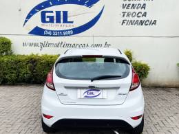 FORD - FIESTA - 2015/2016 - Branca - R$ 53.900,00