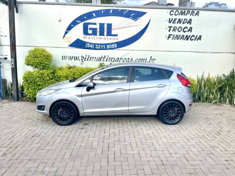 FORD - FIESTA - 2015/2015 - Prata - R$ 49.900,00