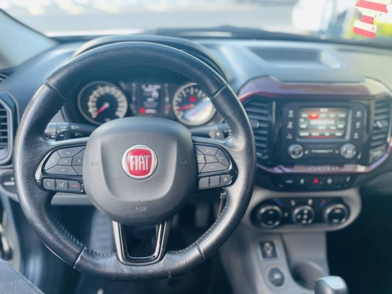 FIAT - TORO - 2018/2018 - Branca - R$ 95.900,00