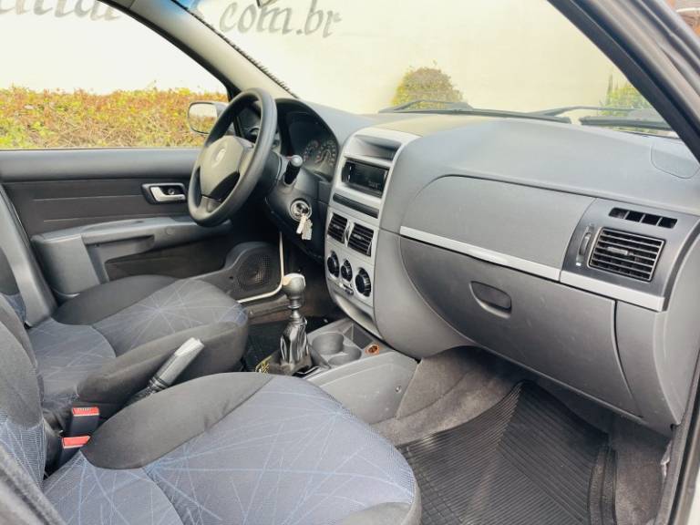FIAT - PALIO - 2010/2010 - Branca - R$ 31.900,00