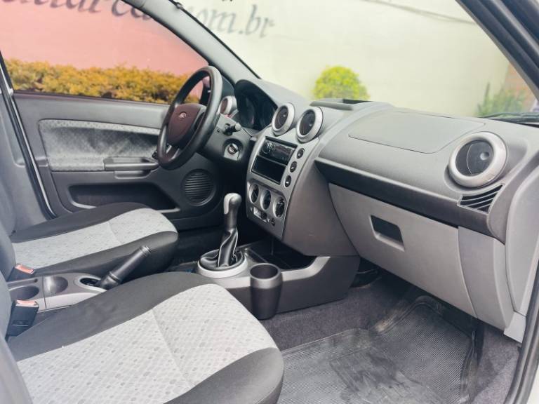 FORD - FIESTA - 2013/2013 - Branca - R$ 30.900,00