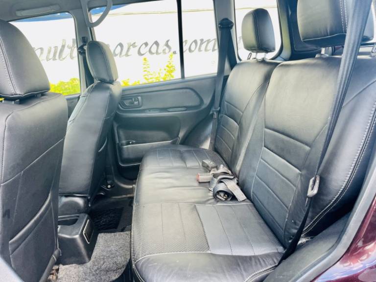MITSUBISHI - PAJERO TR4 - 2011/2012 - Vermelha - R$ 61.900,00