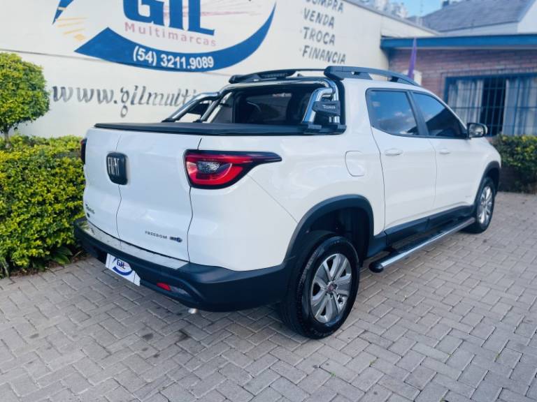 FIAT - TORO - 2018/2018 - Branca - R$ 95.900,00