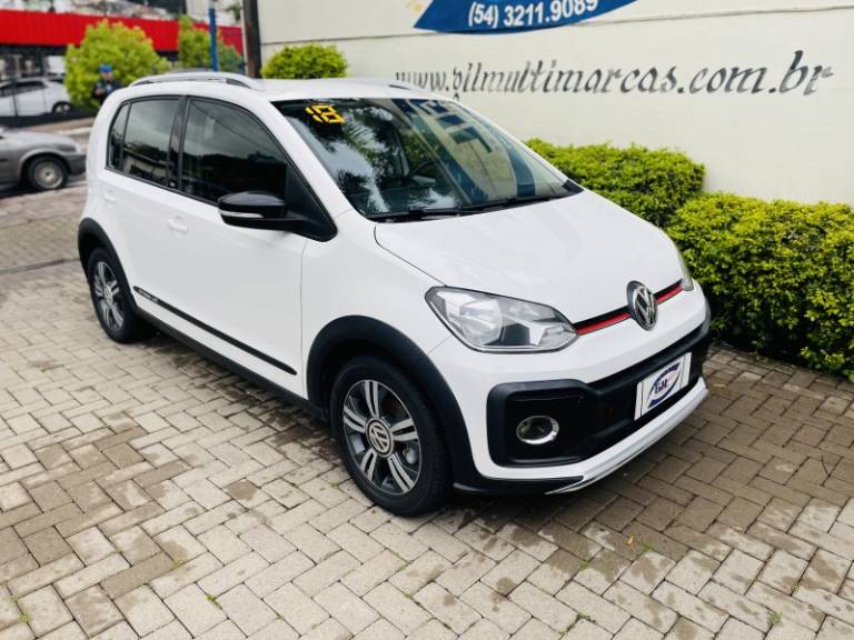 VOLKSWAGEN - UP - 2018/2018 - Branca - R$ 63.900,00