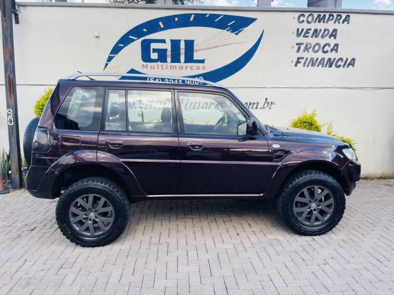 MITSUBISHI - PAJERO TR4 - 2011/2012 - Vermelha - R$ 61.900,00