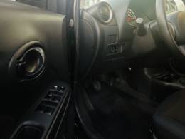 NISSAN - VERSA - 2013/2013 - Preta - R$ 38.900,00