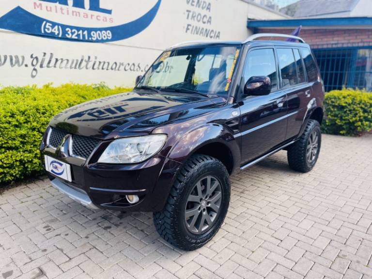 MITSUBISHI - PAJERO TR4 - 2011/2012 - Vermelha - R$ 61.900,00