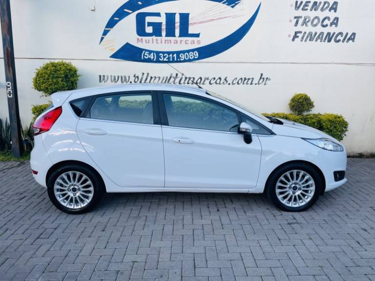 FORD - FIESTA - 2016/2016 - Branca - R$ 53.900,00