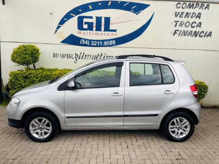 VOLKSWAGEN - FOX - 2010/2010 - Prata - R$ 28.500,00