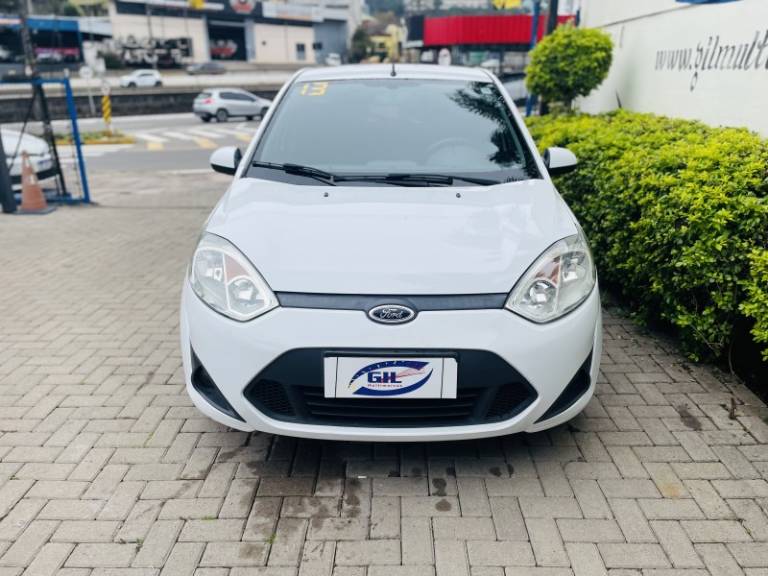 FORD - FIESTA - 2013/2013 - Branca - R$ 30.900,00