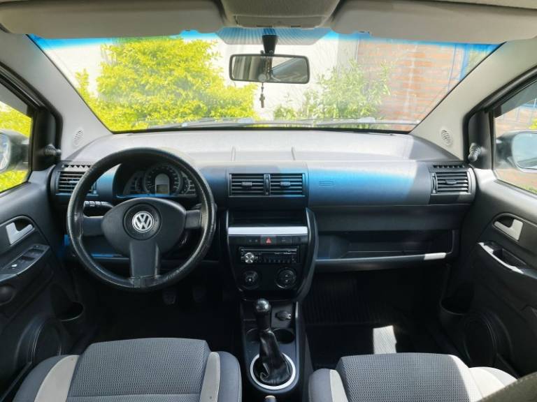 VOLKSWAGEN - CROSSFOX - 2006/2007 - Prata - R$ 34.900,00