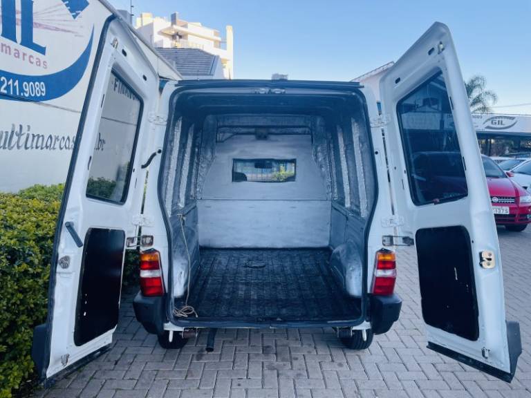FIAT - FIORINO - 2002/2003 - Branca - R$ 26.900,00