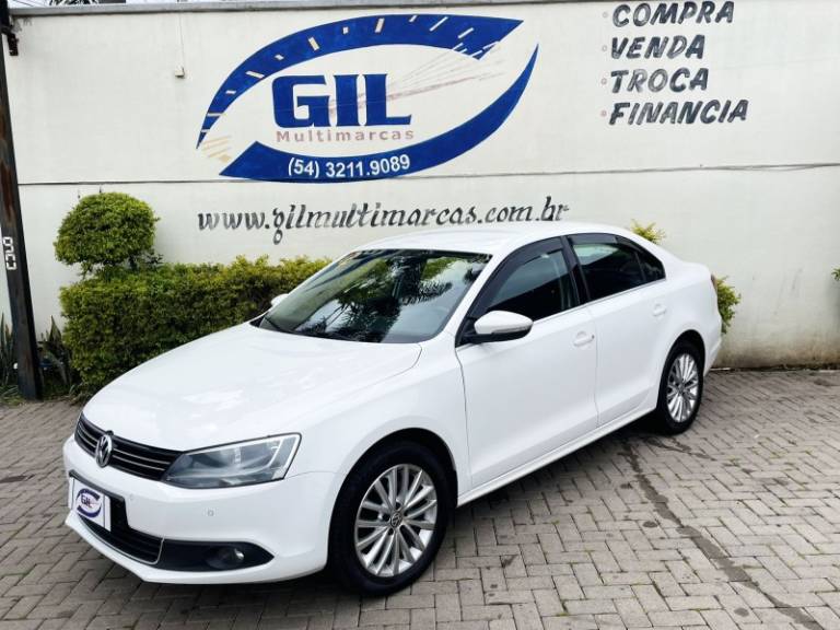 VOLKSWAGEN - JETTA - 2012/2012 - Branca - R$ 62.900,00