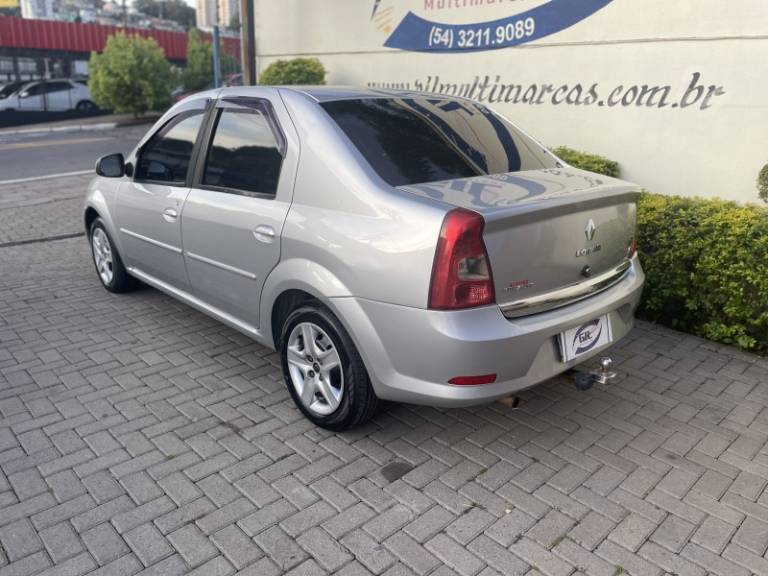 RENAULT - LOGAN - 2013/2013 - Prata - R$ 31.900,00