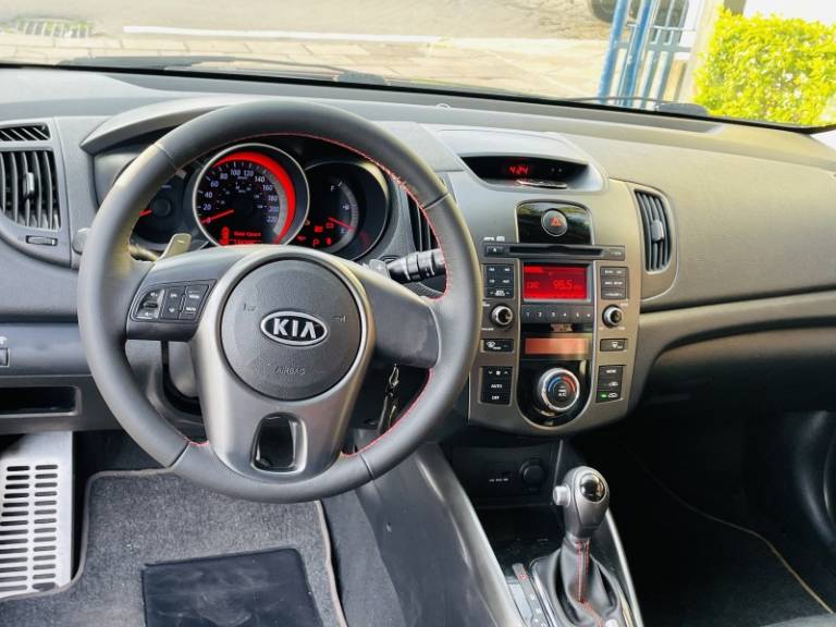 KIA MOTORS - CERATO - 2011/2011 - Preta - R$ 48.900,00