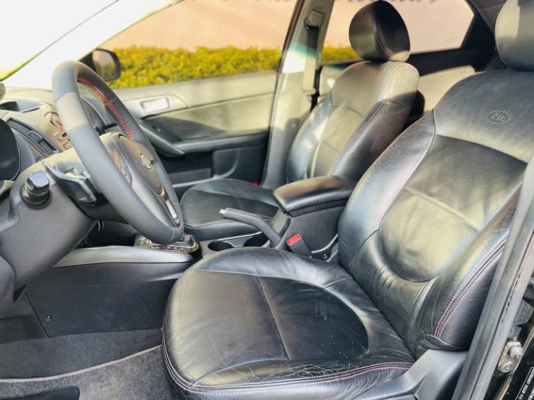 KIA MOTORS - CERATO - 2011/2011 - Preta - R$ 48.900,00