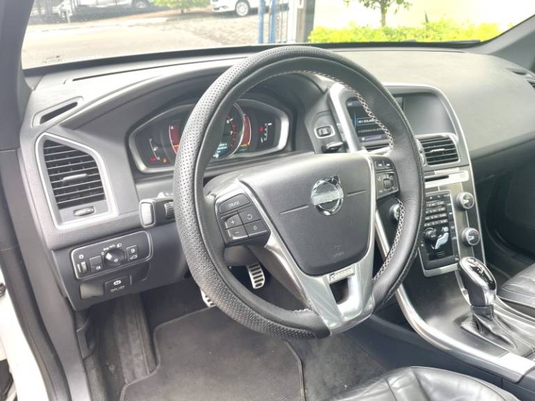 VOLVO - V60 - 2014/2014 - Branca - R$ 79.900,00