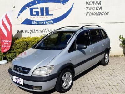 CHEVROLET - ZAFIRA - 2001/2001 - Prata - R$ 23.900,00