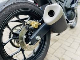 YAMAHA - YZF - 2022/2022 - Preta - R$ 32.900,00