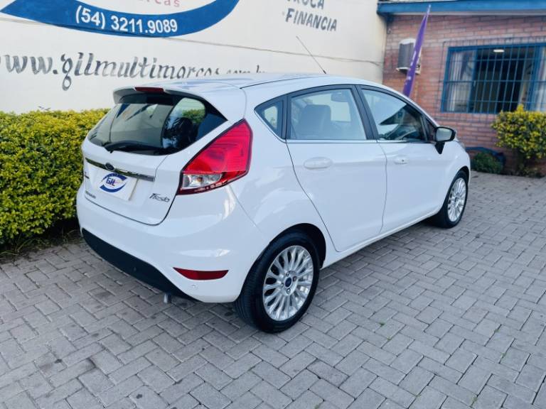 FORD - FIESTA - 2016/2016 - Branca - R$ 53.900,00