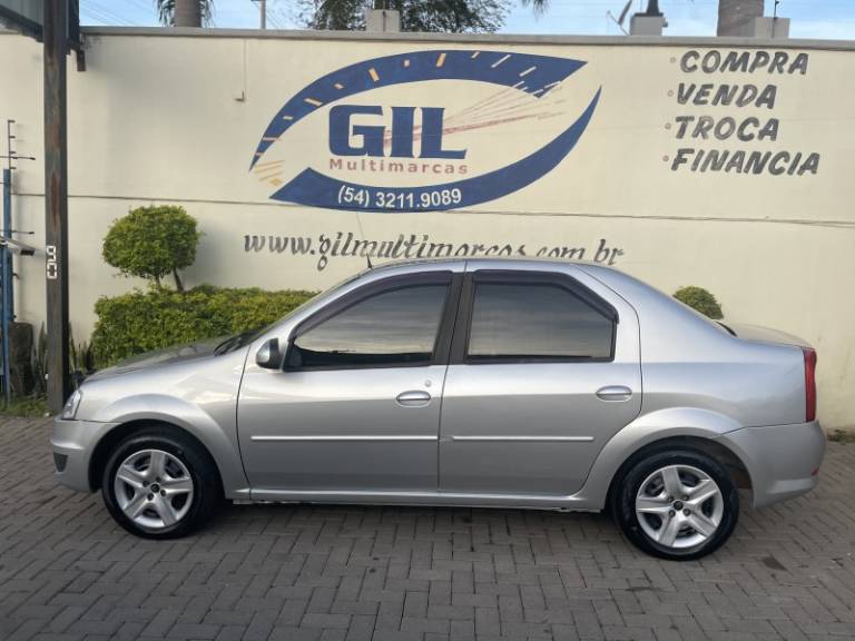 RENAULT - LOGAN - 2013/2013 - Prata - R$ 31.900,00