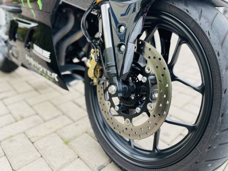 YAMAHA - YZF - 2022/2022 - Preta - R$ 32.900,00