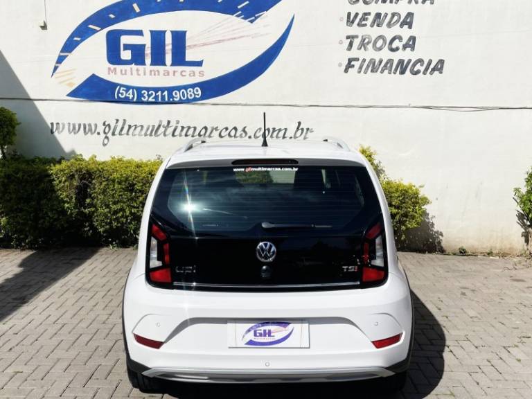 VOLKSWAGEN - UP - 2017/2018 - Branca - R$ 63.900,00