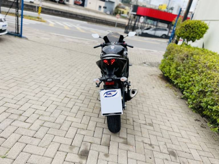 YAMAHA - YZF - 2022/2022 - Preta - R$ 32.900,00