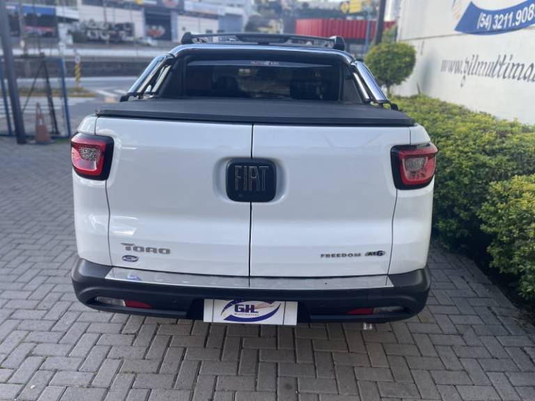 FIAT - TORO - 2018/2018 - Branca - R$ 95.900,00
