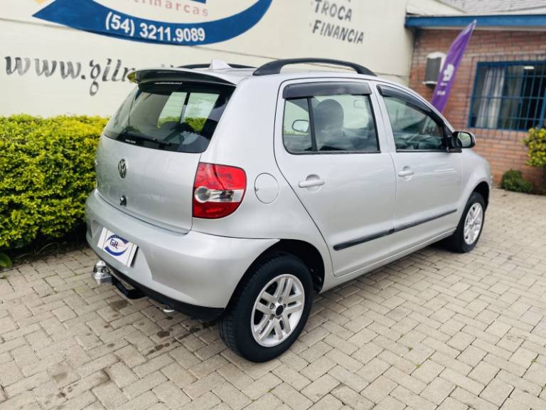 VOLKSWAGEN - FOX - 2010/2010 - Prata - R$ 28.500,00