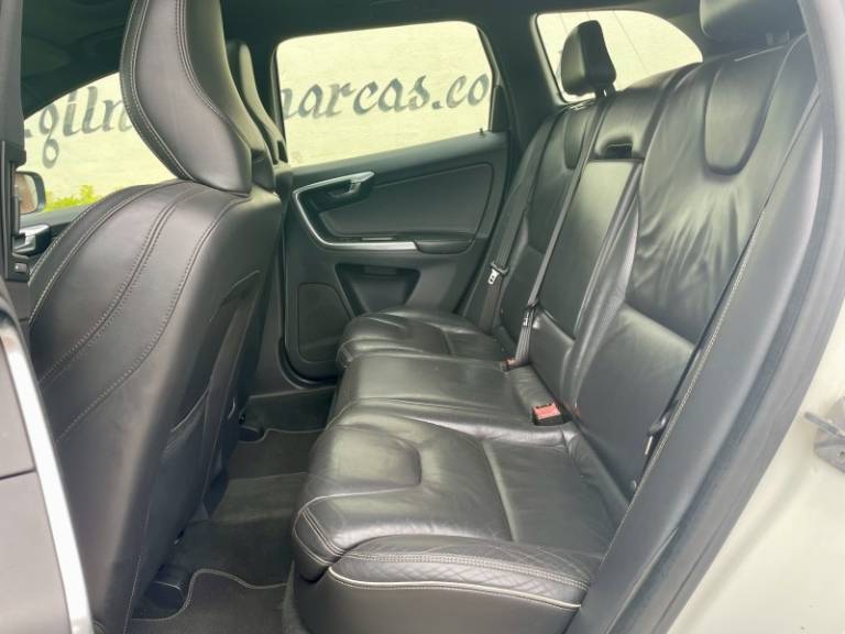 VOLVO - V60 - 2014/2014 - Branca - R$ 79.900,00