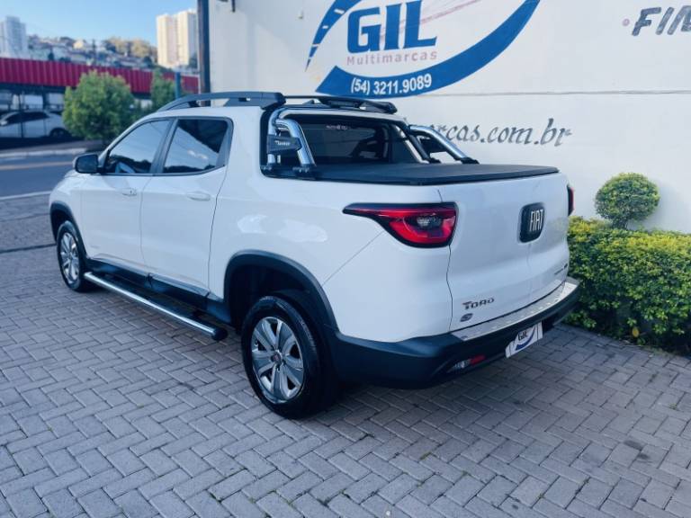 FIAT - TORO - 2018/2018 - Branca - R$ 95.900,00